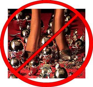 Das Bild von Sylvie Fleury: fleury_here_comes_dec_05.